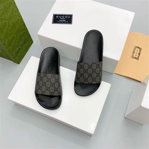 dép gucci quai hậu|dép Gucci men.